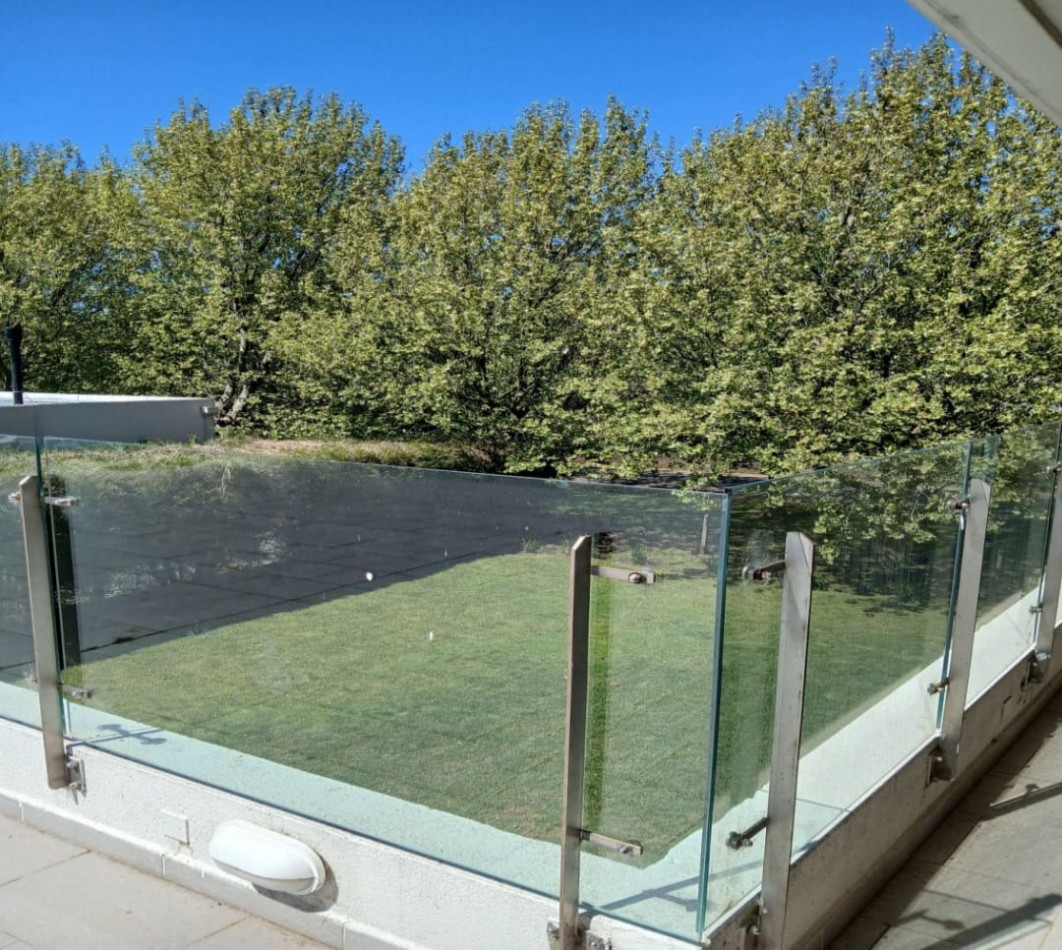 Rumenco, casa 5 ambientes. Dos plantas. Barrio Cerrado. 