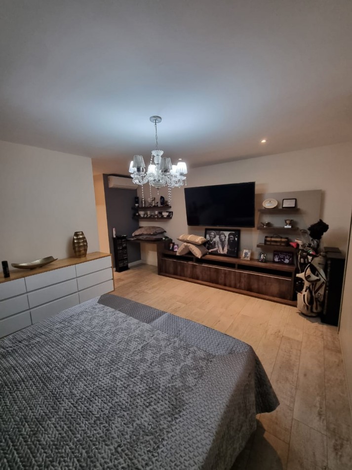 Casa 5 ambientes con piscina climatizada. Arenas del Sur. Mar del Plata