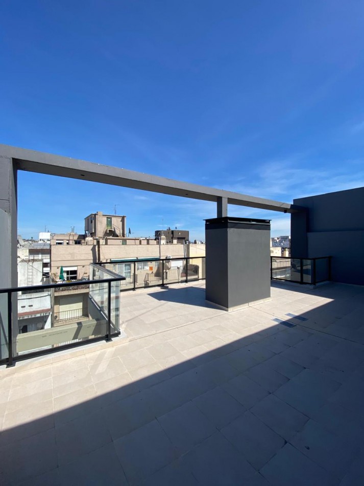 Departamento dos ambientes con cochera fija. GUEMES. Mar del Plata.