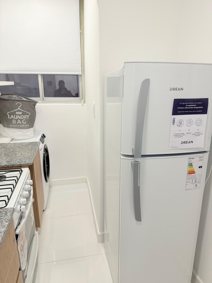 Dos ambientes con balcon saliente, centro. Mar del Plata.