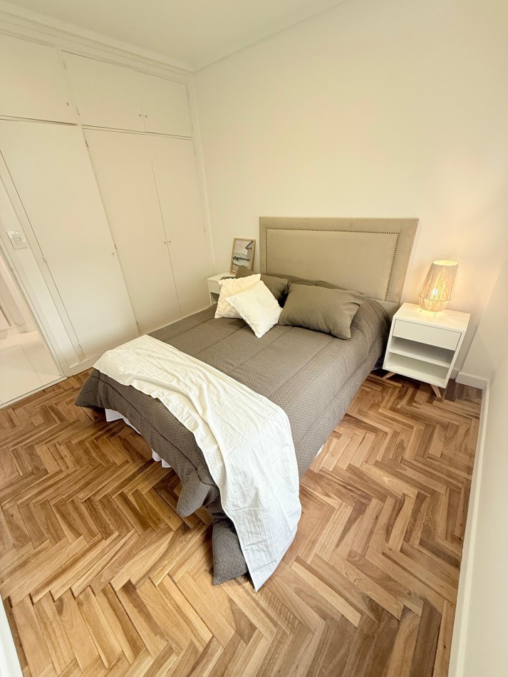 Dos ambientes con balcon saliente, centro. Mar del Plata.