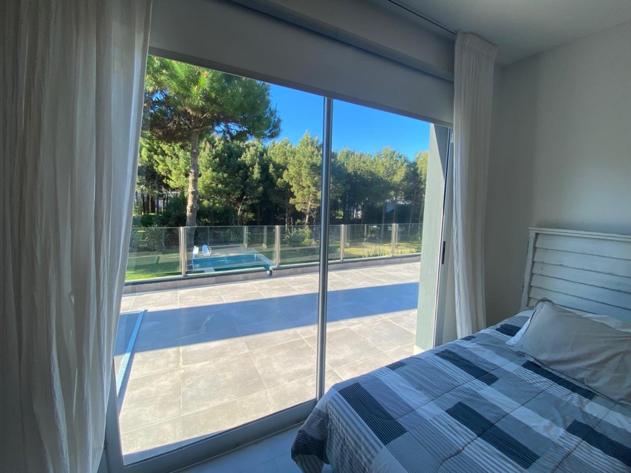 Casa en venta. Cinco Ambientes, en Barrio Residencial 1 de Costa Esmeralda. Costa Atlantica.