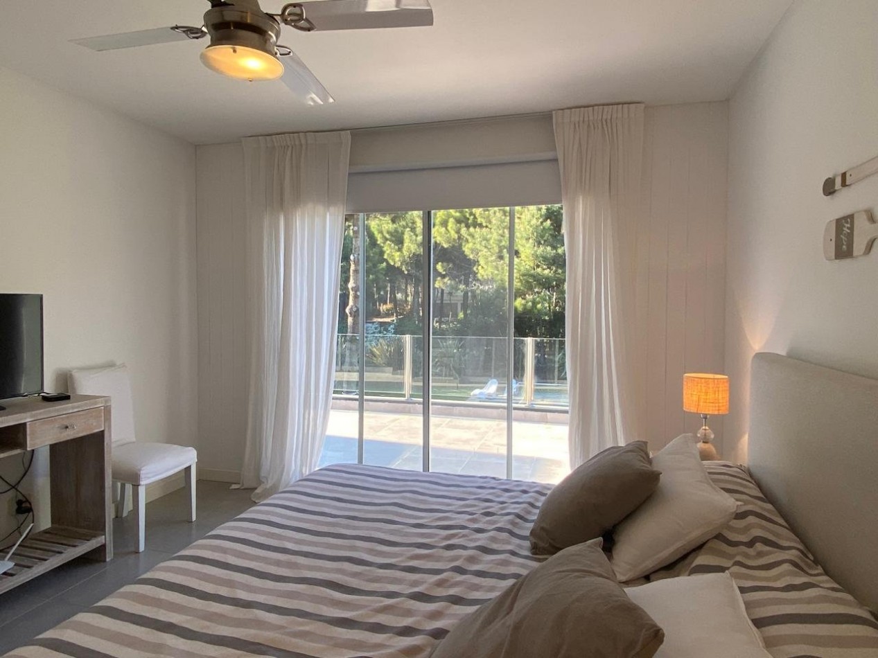 Casa en venta. Cinco Ambientes, en Barrio Residencial 1 de Costa Esmeralda. Costa Atlantica.