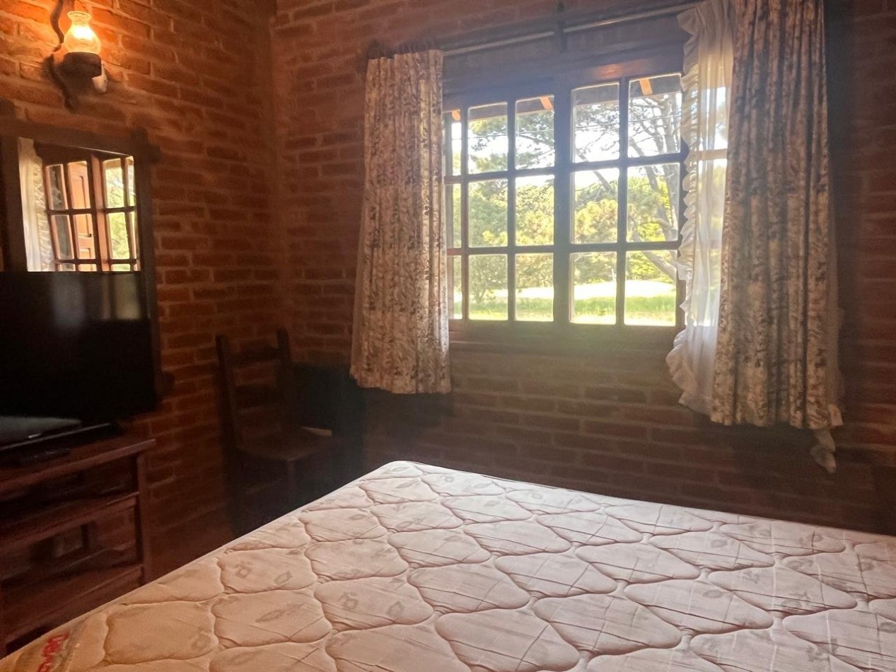 Casa en venta cinco ambientes. Pinamar. Costa Atlantica.