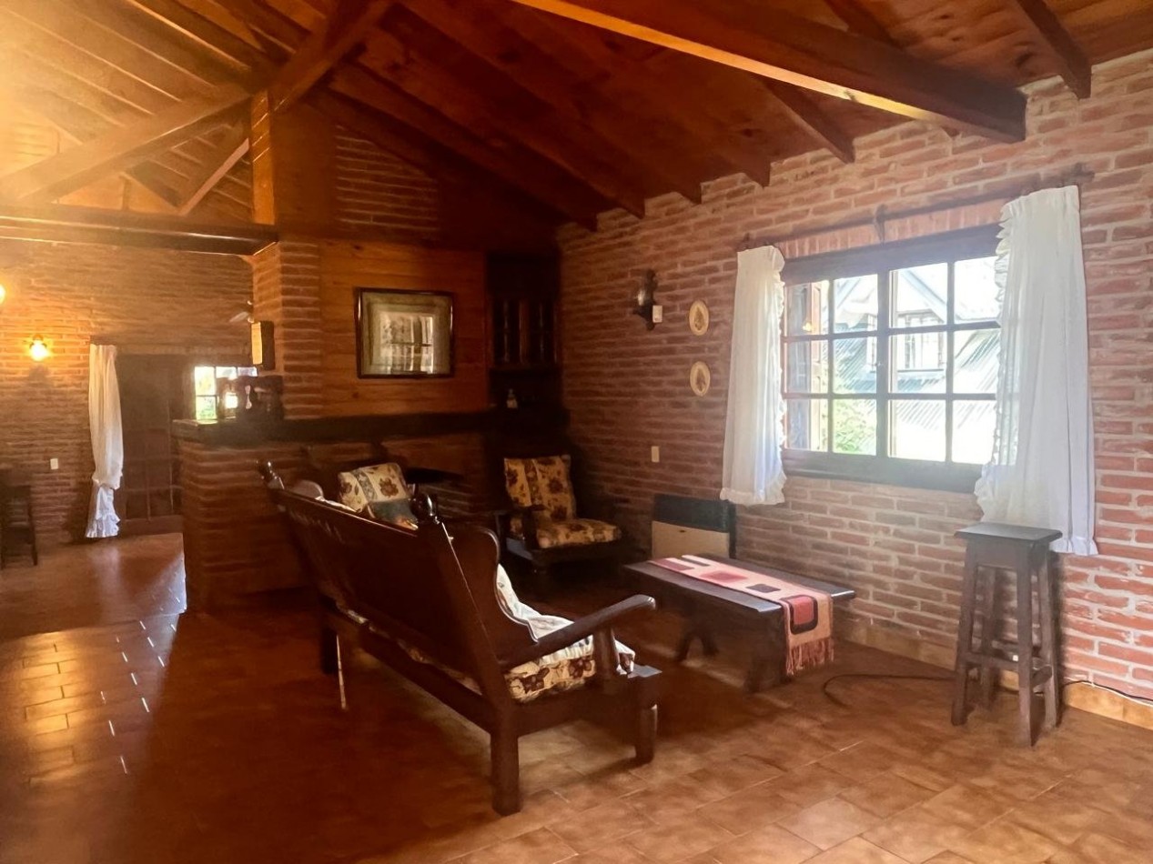 Casa en venta cinco ambientes. Pinamar. Costa Atlantica.