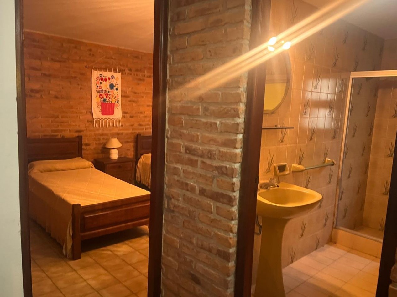 Casa en venta cinco ambientes. Pinamar. Costa Atlantica.