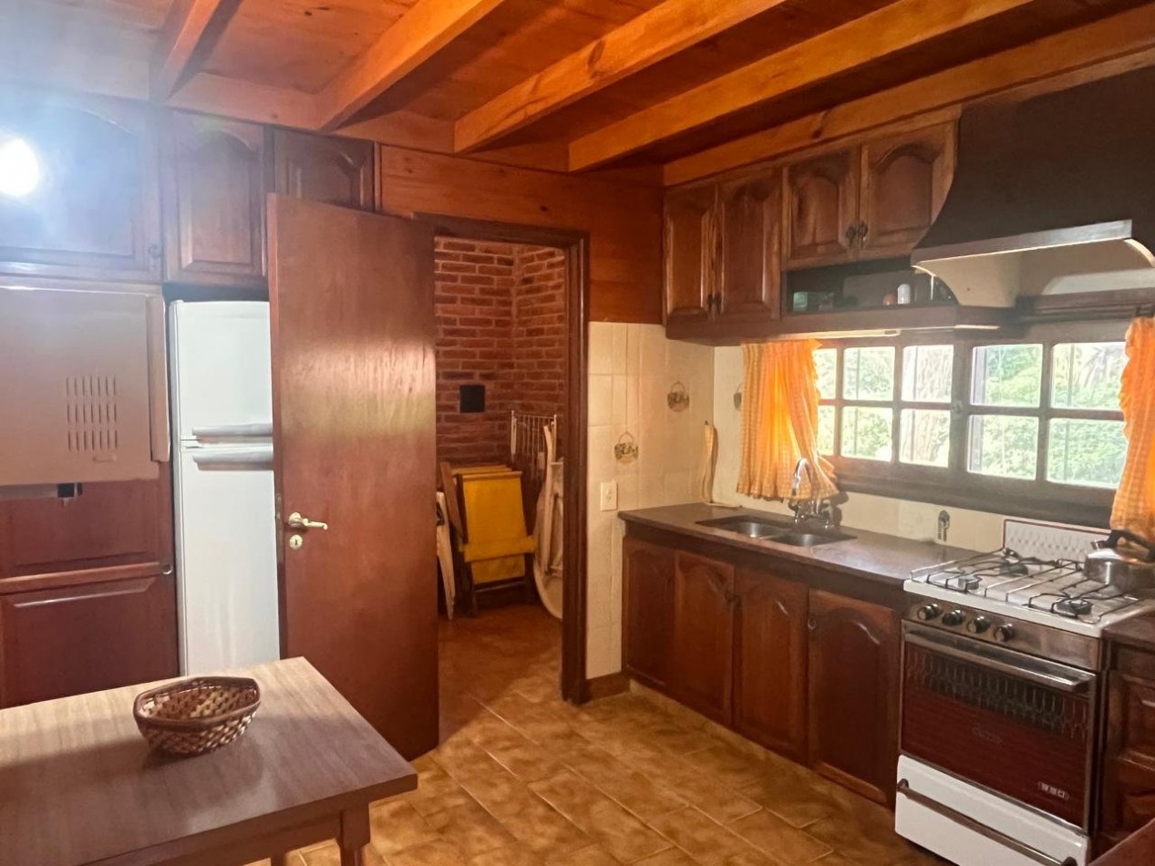 Casa en venta cinco ambientes. Pinamar. Costa Atlantica.