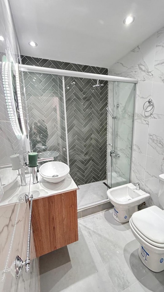 Departamento tres ambientes al frente  con balcon. Mar del Plata. Costa Atlantica.