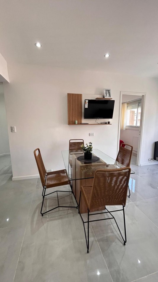 Departamento tres ambientes al frente  con balcon. Mar del Plata. Costa Atlantica.