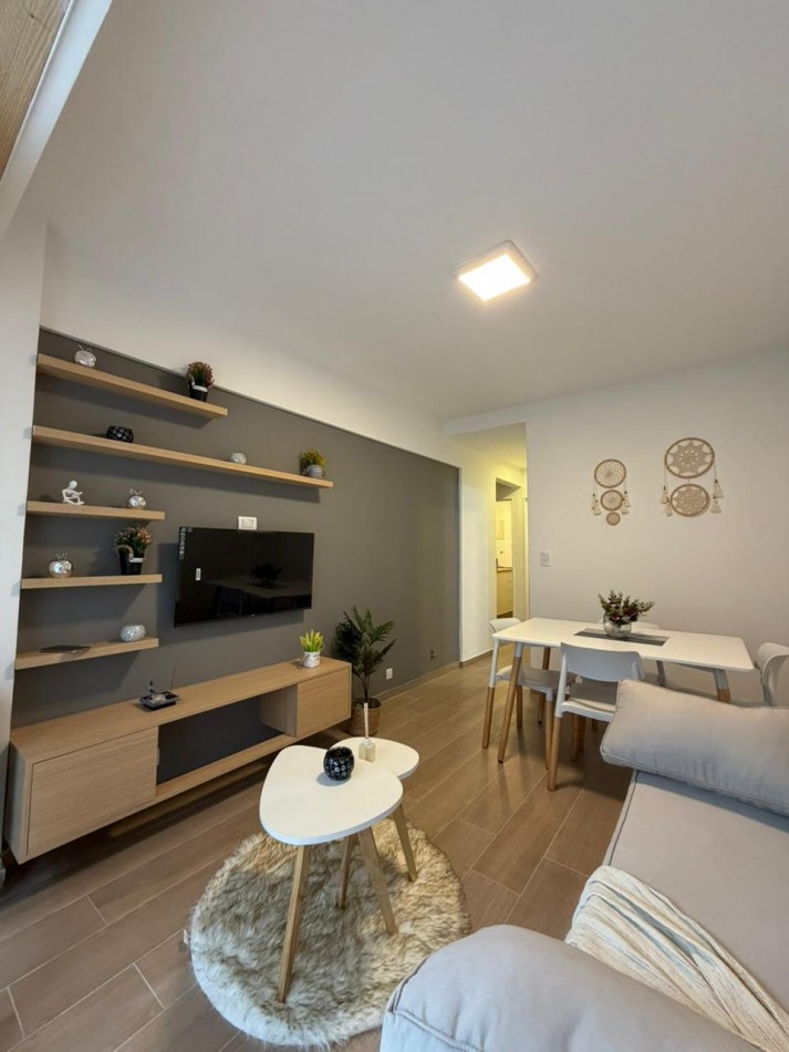 Dos ambientes a la calle, balcon saliente. Costa Atlantica, Mar del Plata