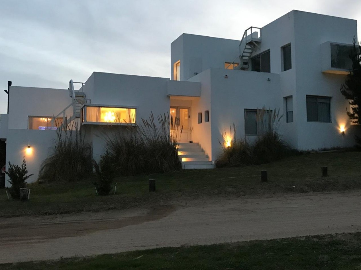 Casa 5 ambientes, Costa Esmeralda. Costa Atlantica.