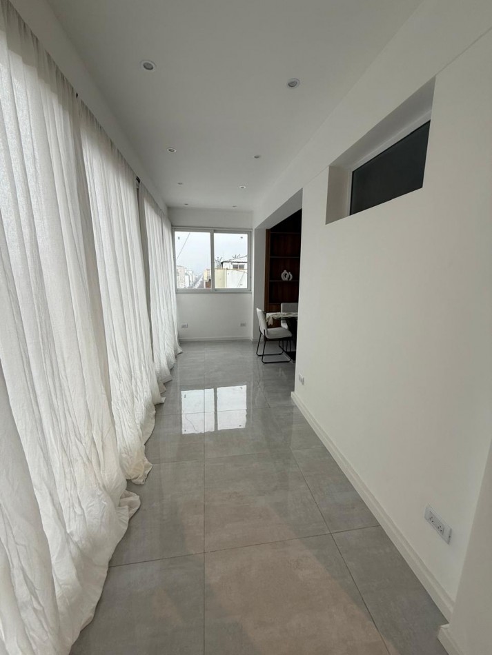 Tres ambientes a la calle. Mar del plata.