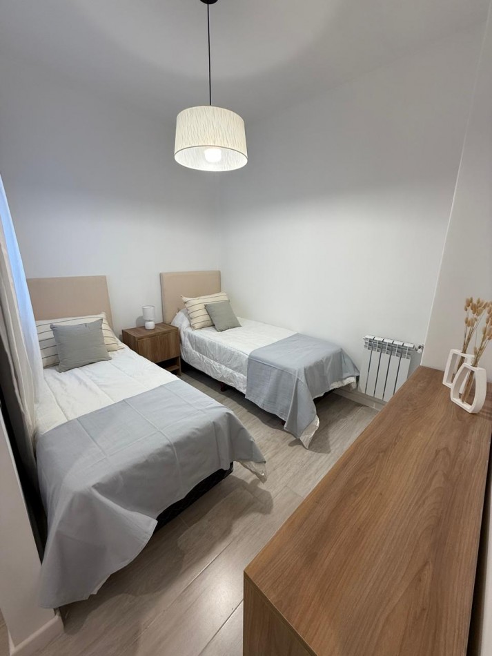 Tres ambientes a la calle. Mar del plata.