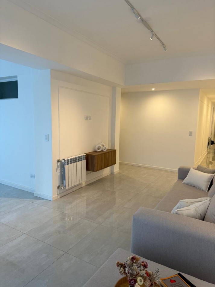 Tres ambientes a la calle. Mar del plata.