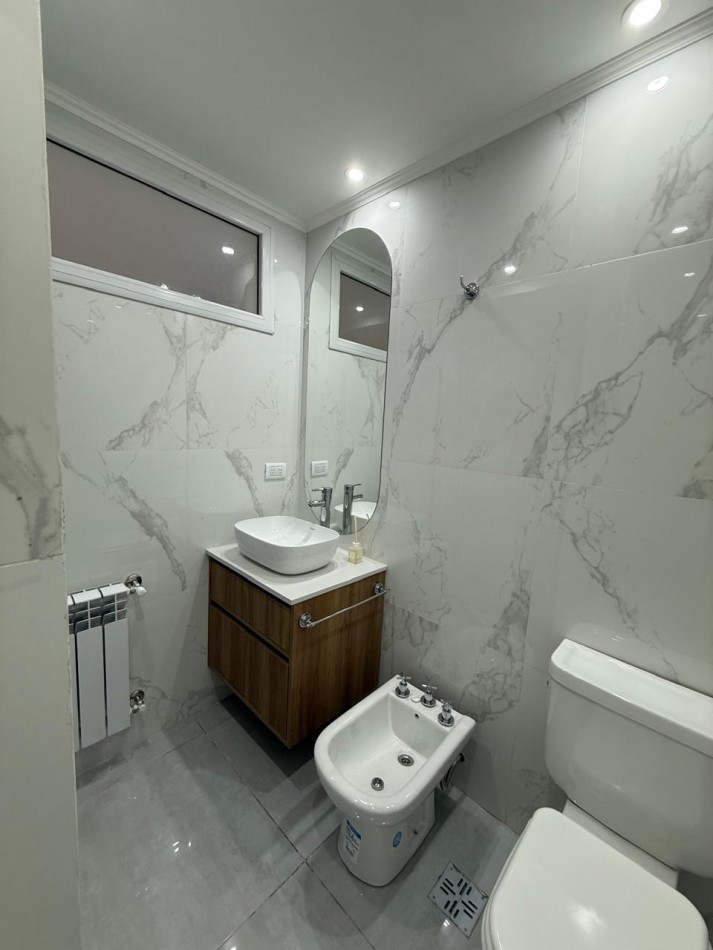 Tres ambientes a la calle. Mar del plata.