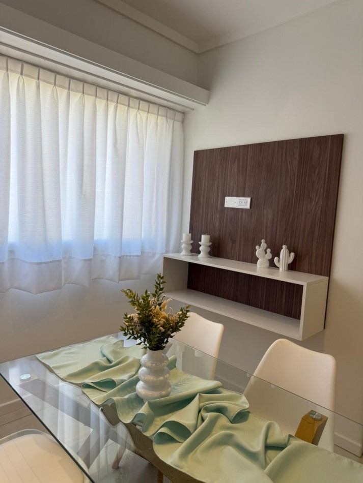 Un ambiente a la calle, centro, Mar del plata.