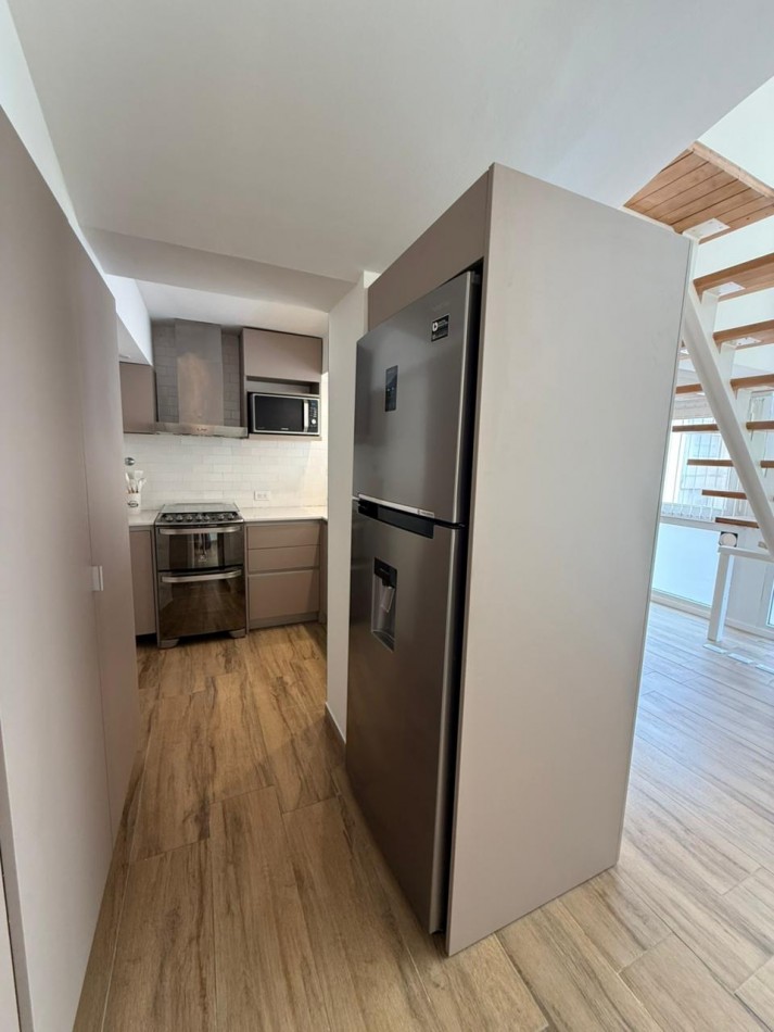 Departamento tipo duplex de 3 ambientes. Centro. Mar del Plata.