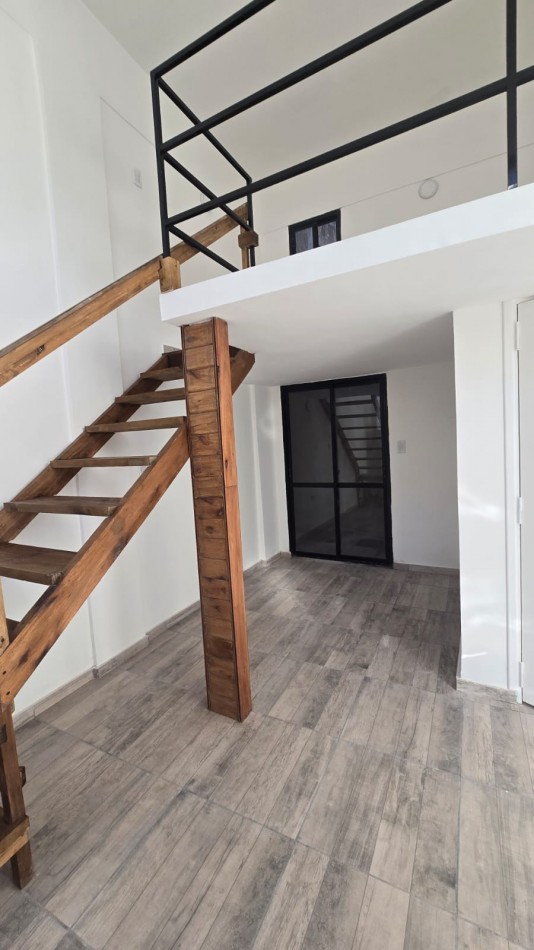 Duplex de 2 ambientes  A la calle en vereda de sol 